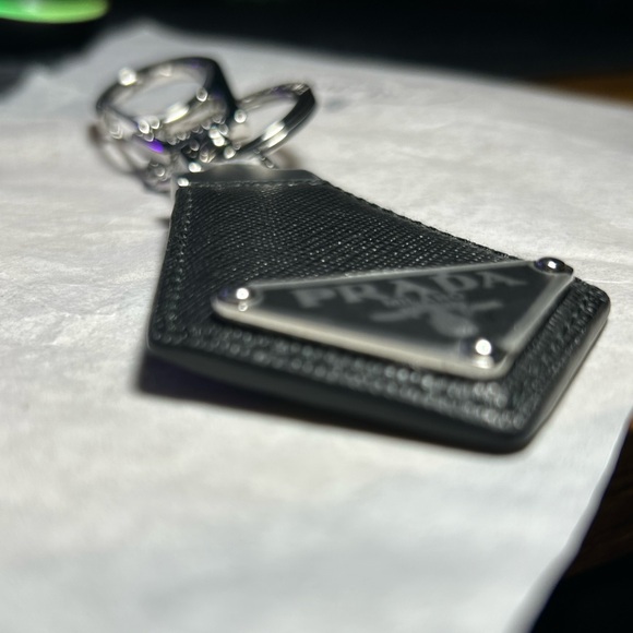 Prada Milano Saffiano Leather Triangle Logo Keychain Black – Authentic - Picture 4 of 9